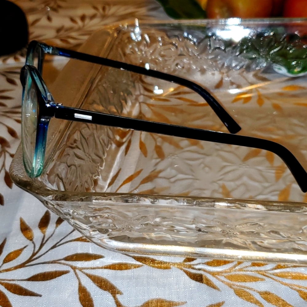 Frames/Glasses for Perscription Lens - Picture 3 of 4